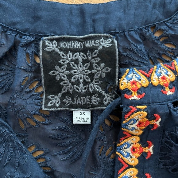 JOHNNY WAS Jade Long Sleeve Embroidered Tassel Tie Eyelet Top WOMEN'S XS - Picture 4 of 5